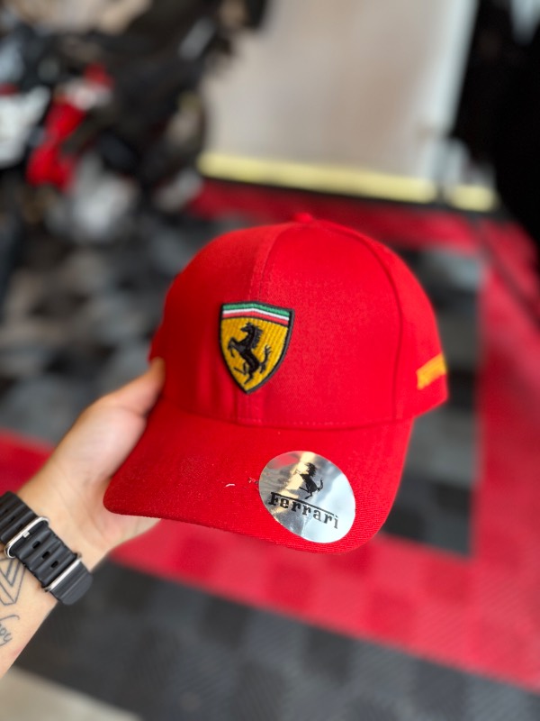 Gorra Ferrari 1